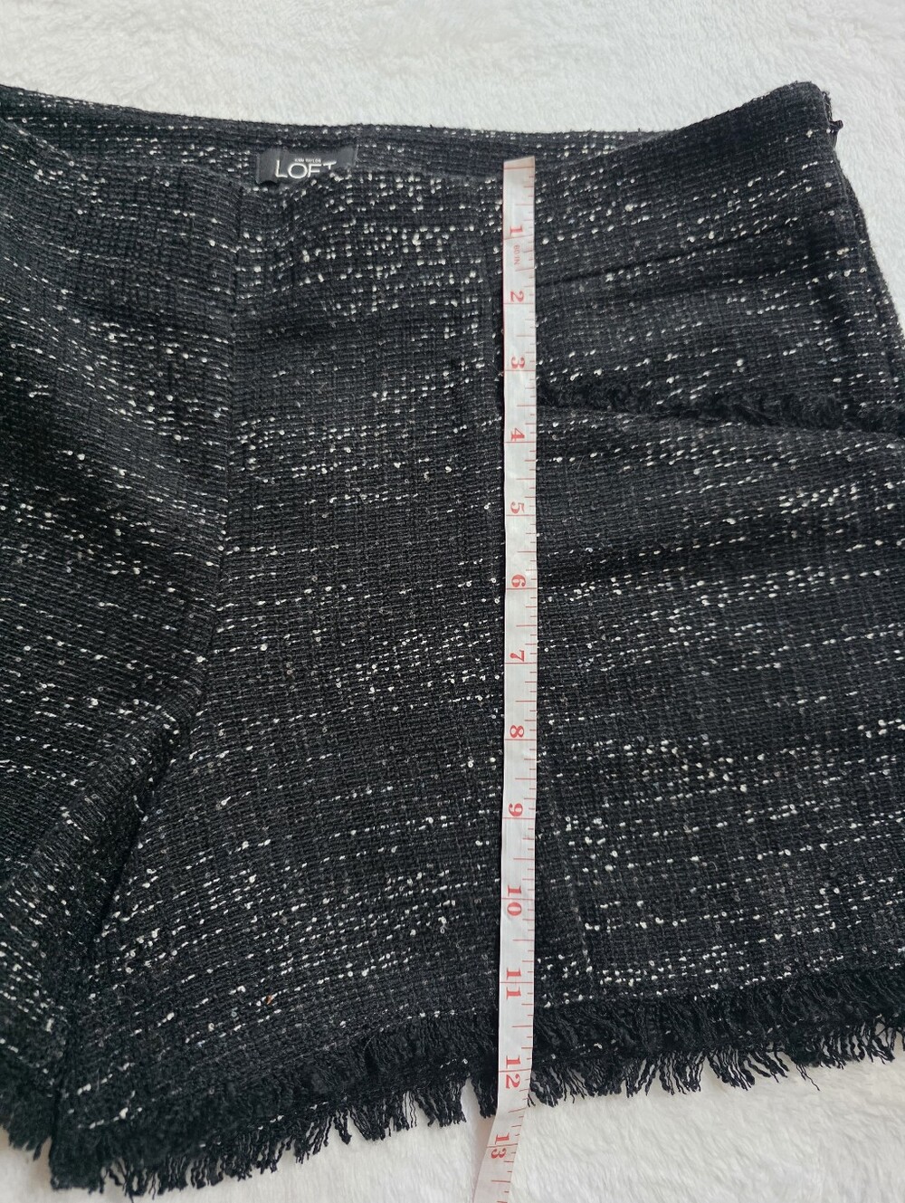 LOFT Ann Taylor Black Bouclé Tweed Fringe Hem Shorts Size 4 - Picture 7 of 7